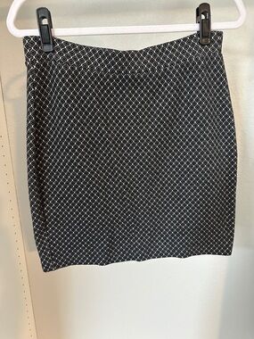 LOFT Black & White Diamond-Print Pencil Skirt